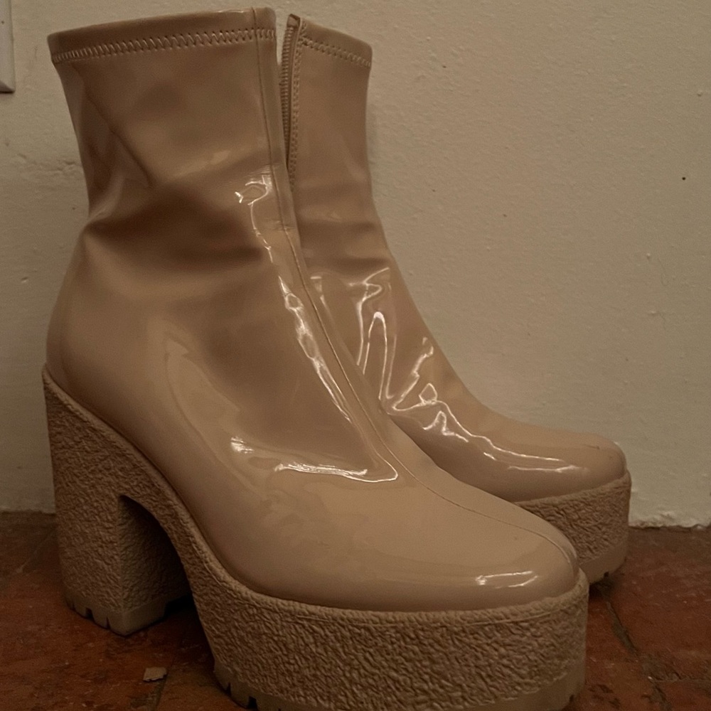 Steve Madden Platform boots